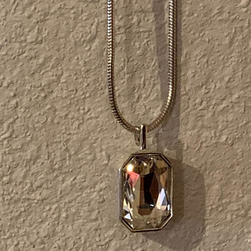 Cache Crystal Necklace